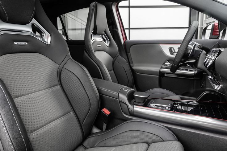 2021 Mercedes AMG GLA 35 Arrives With Over 300 HP (1)