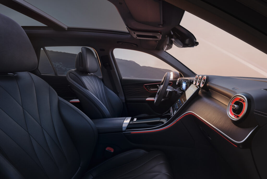 MBCAN 2026 GLC350E 4M SUV GAL 09 DR