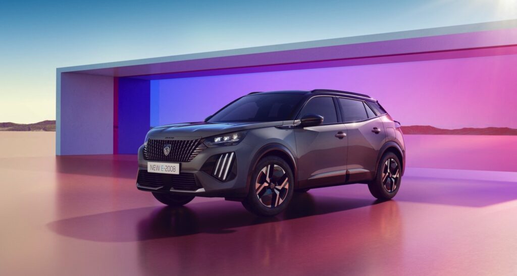 Peugeot e 2008 2024 05@2x
