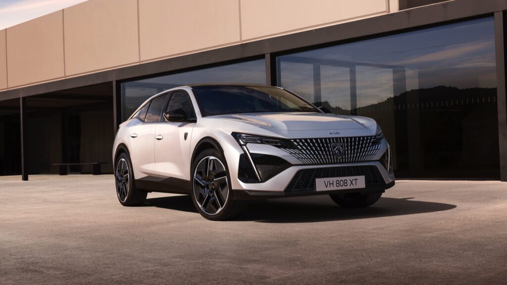 Peugeot e 408 2024 03@2x