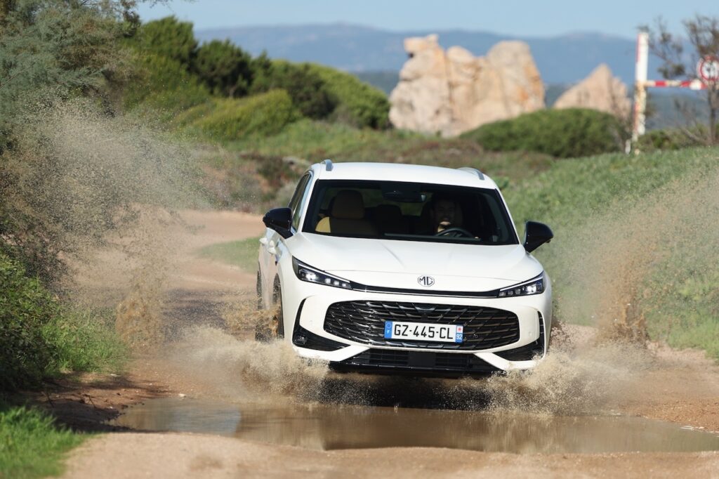 Mg ehs phev 2025 photo laurent sanson